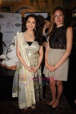 Madhuri Dixit at the launch of Emeralds for Elephants in India for 1st Time in Taj on 20th July 2011 (186).JPG
